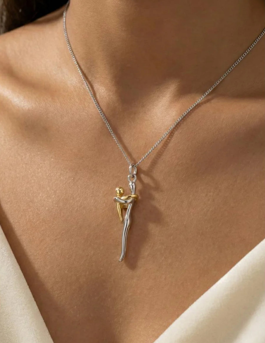 The Parent’s Embrace - Collar Abrazo Eterno