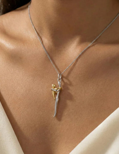 The Parent’s Embrace - Collar Abrazo Eterno